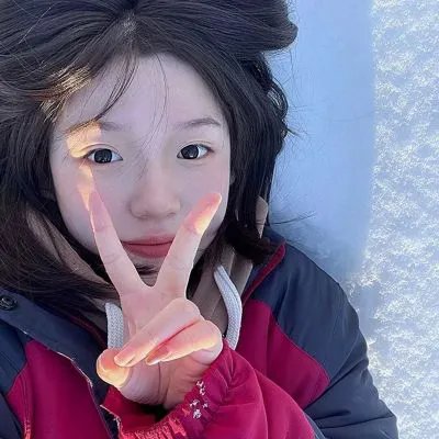 读爱情小说的老人